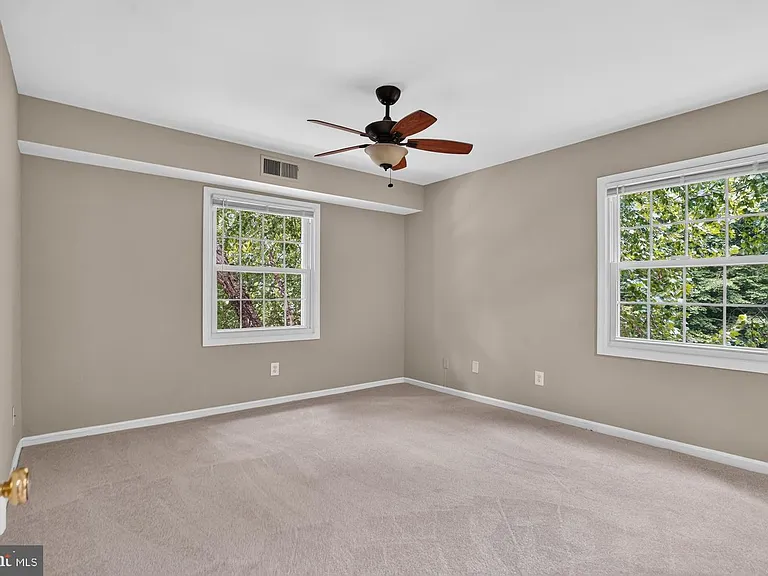 5905 E Noblestown Rd #E — Photo 10