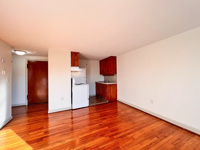 180 Bond St / Theo Investments LLC — Photo 11