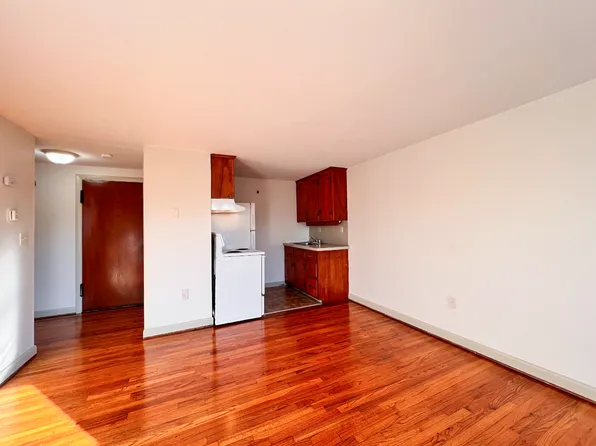 180 Bond St / Theo Investments LLC, 180 Bond St APT C5, Hartford, CT 06114