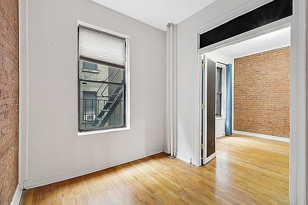 1st image of 206 W 88th St APT 2R