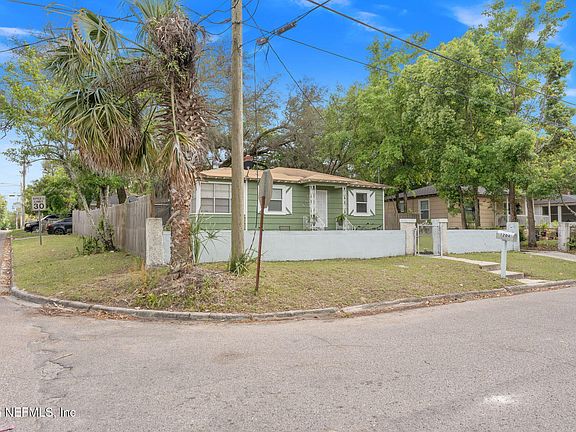 2nd image of 1204 N NORTH SHORE Drive