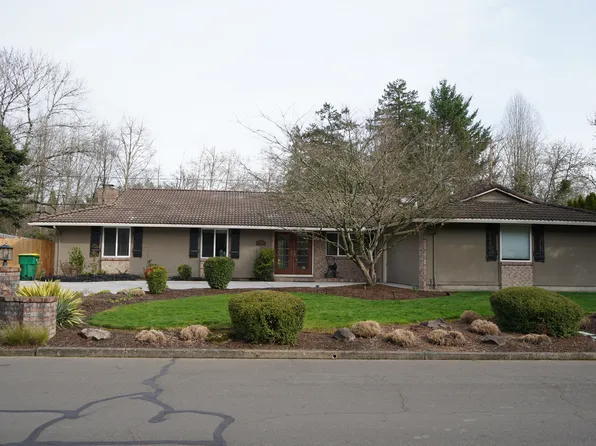 8835 SW Becker Dr, Portland, OR 97223