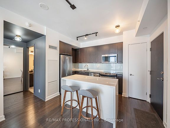 4th image of 10 Park Lawn Rd #1705
