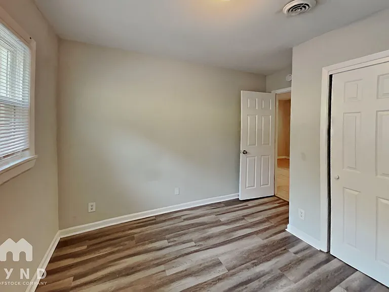 2715 Carriage Ln — Photo 15