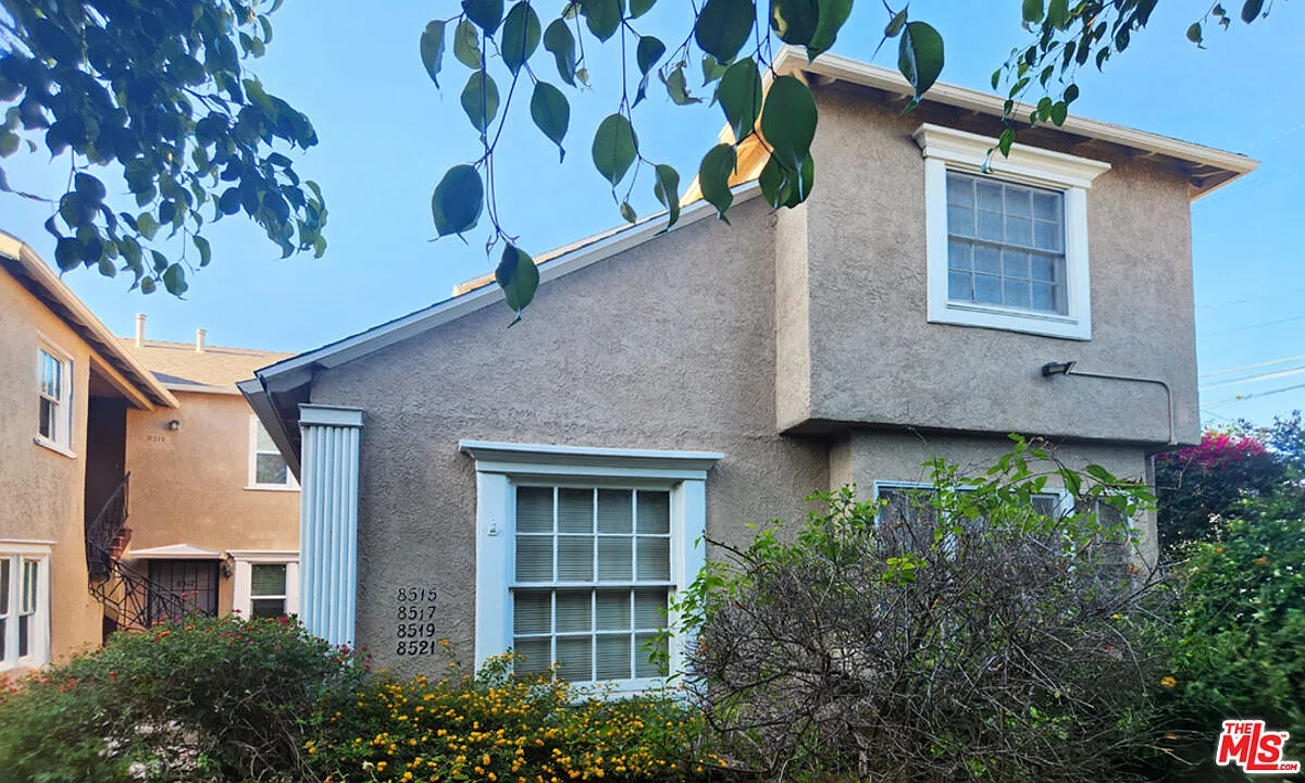 2 bed, 1.0 bath, 1000 sqft, $2,950 — Photo 2