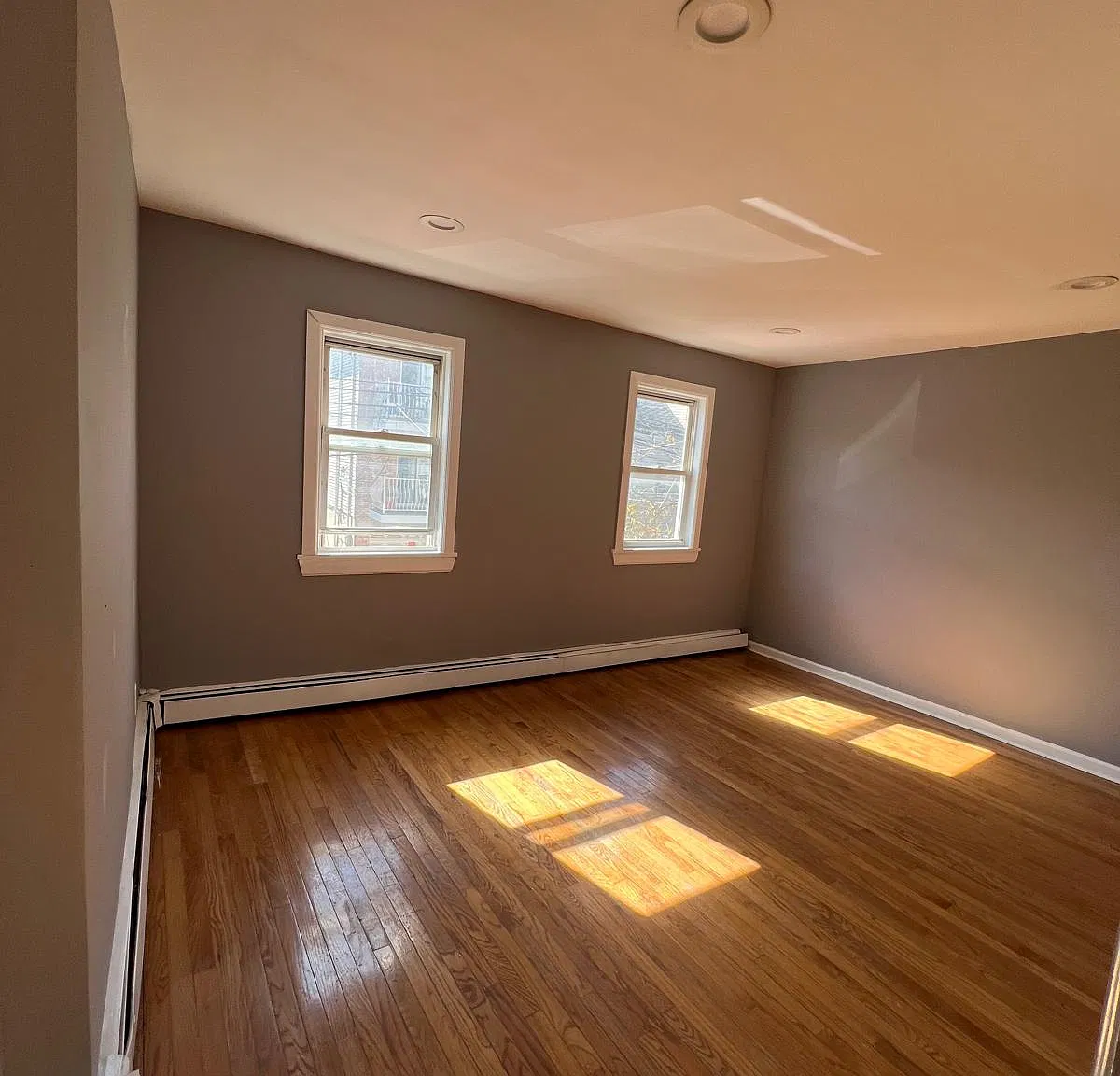 3 bed, $2,200 — Photo 4