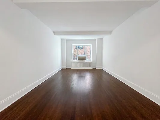 Living room, photo 2