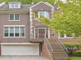 2 Candlewood Dr #2, Old Tappan, NJ 07675