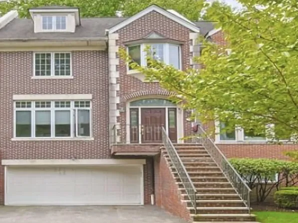 2 Candlewood Dr #2, Old Tappan, NJ 07675