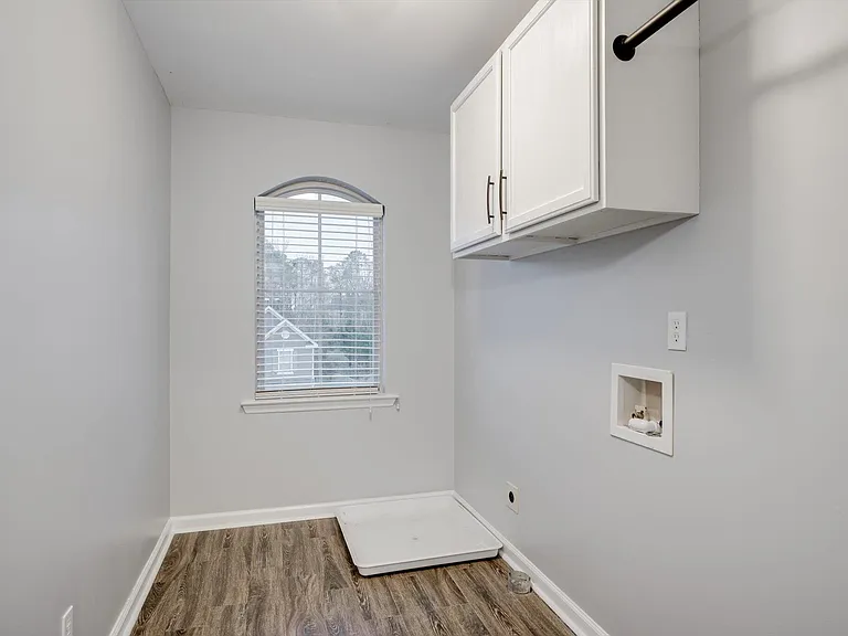 8647 Crenshaw Dr — Photo 36