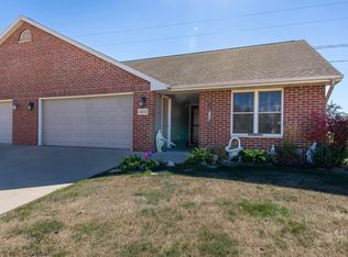 1682 Kathy Dr, Dubuque, IA 52003