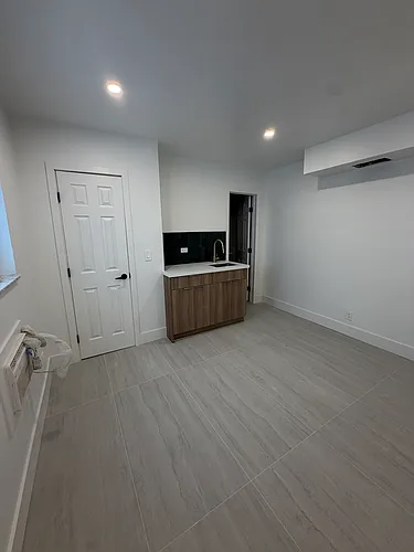 1301 NE 13th Ave #4 Photo 1