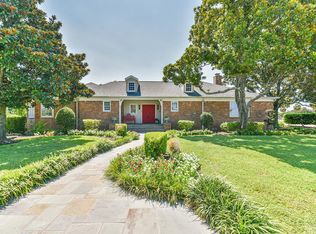 5225 Denver Dr, Galveston, TX 77551