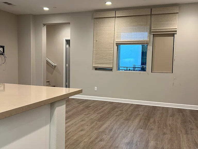 907 Slate St — Photo 9