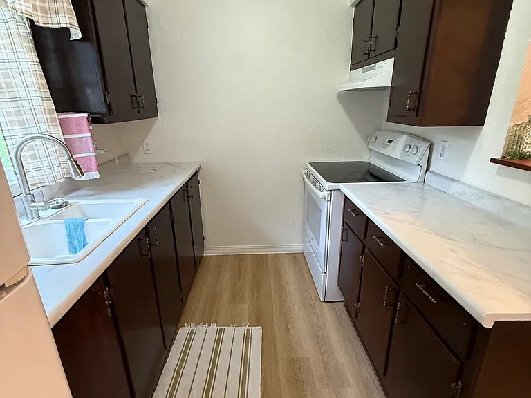 510 Garrett St — Photo 2
