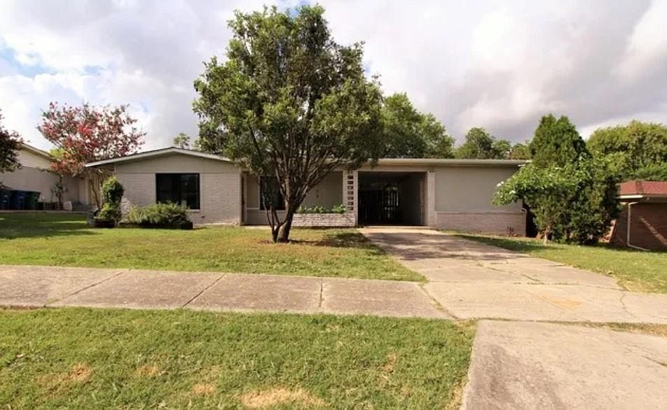 1st image of 334 Senova Dr