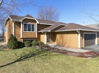 1314 Ravenwood Cir, Waconia, MN 55387