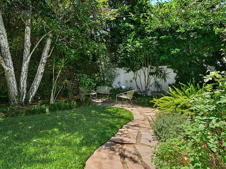 5820 Mammoth Ave — Photo 9