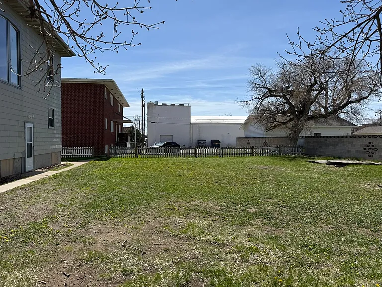 818 3rd Ave N — Photo 27