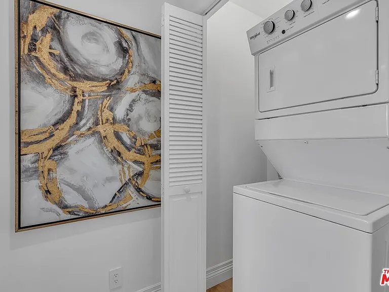 135 S Linden Dr — Photo 28