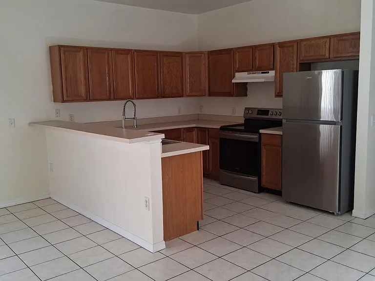 1119 Citrus Hill Ct — Photo 3