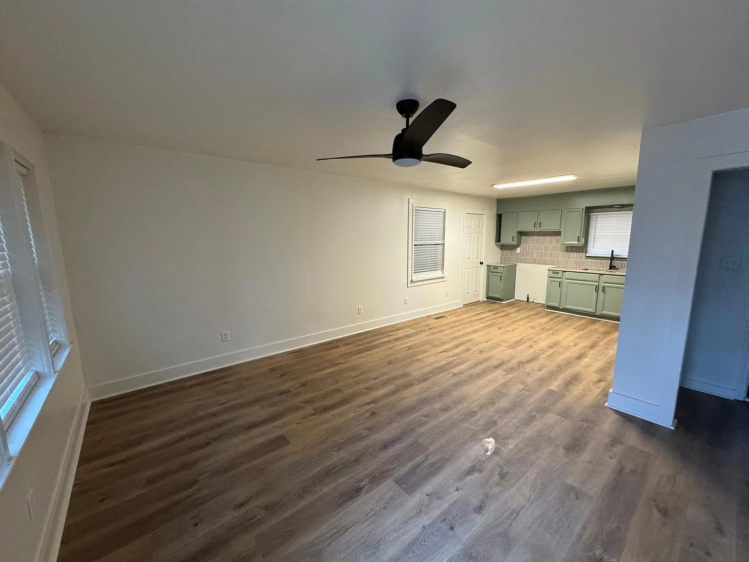 3 bed, 1100 sqft, $1,395 — Photo 2