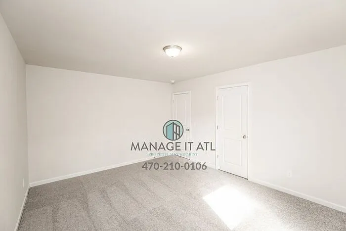 750 Shallowford Rd — Photo 36
