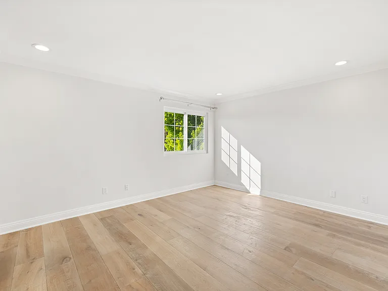 5442 Alfonso Dr — Photo 21
