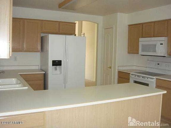 5th image of 10870 W Beaubien Dr