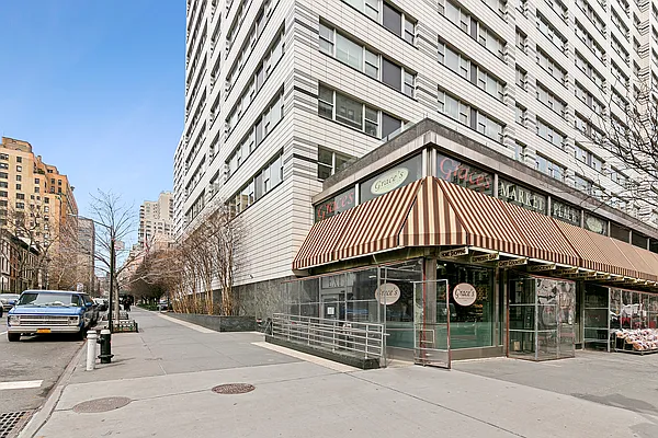 Rented by Corcoran | media 7