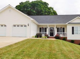 133 Fox Ridge Rd, Mt Carmel, TN 37645