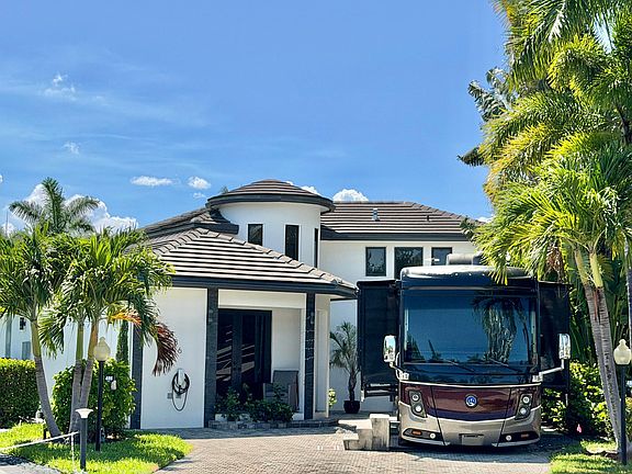 2nd image of 486 S Cortez Drive Circle S #486