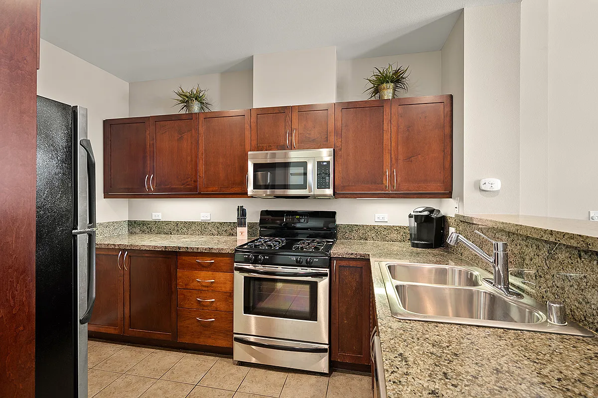 1 bed, 669 sqft, $4,300 — Photo 3