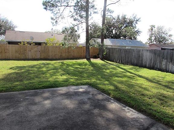 3rd image of 6439 Powers Pointe Cir