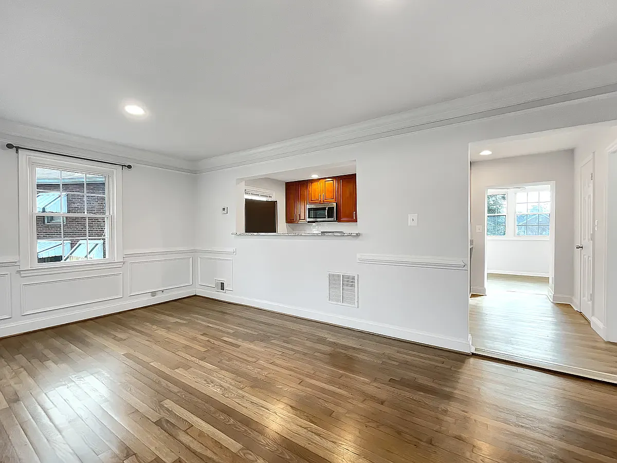 4 bed, 2200 sqft, $4,100 — Photo 3