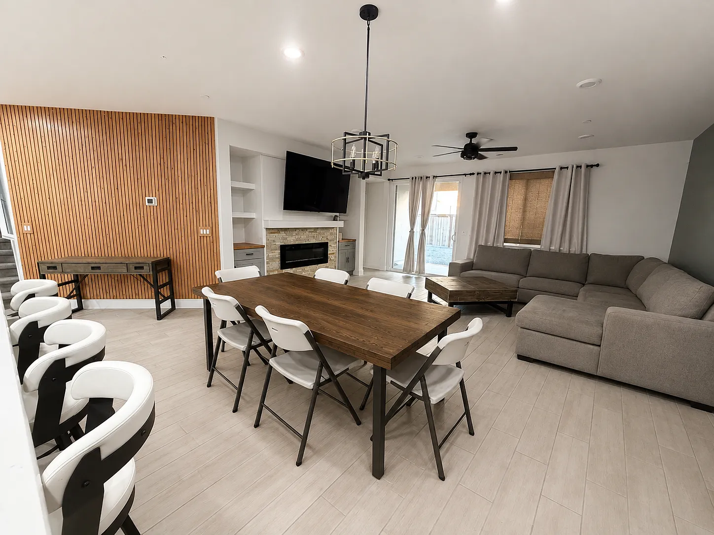 4 bed, 2134 sqft, $1,000 — Photo 4