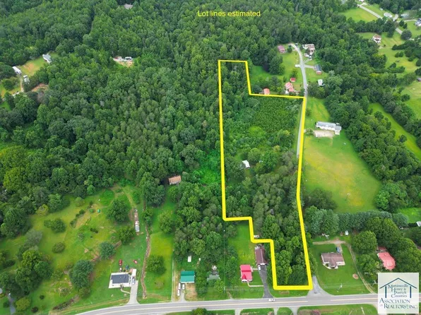 77 Calloway Dr, Fieldale, VA 24089