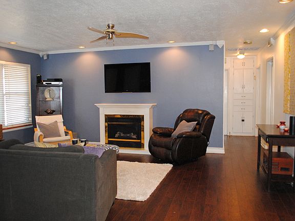 3rd image of 732 Woods Ave
