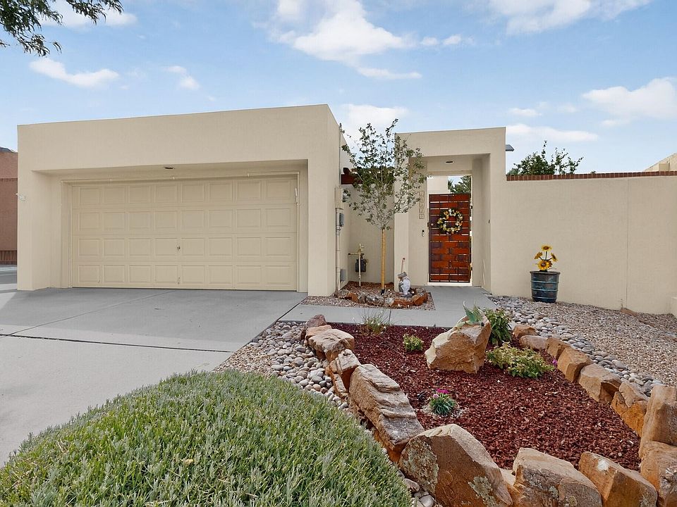 1st image of 10330 Camino Del Oso NE