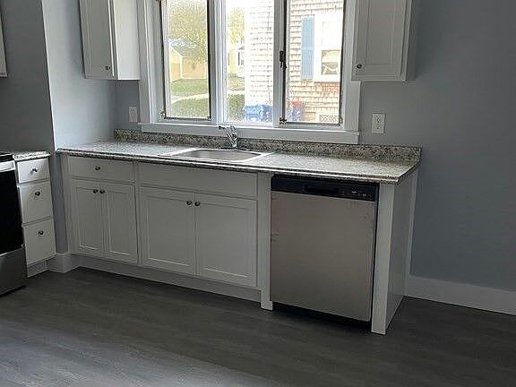 3rd image of 36 Oak St #1