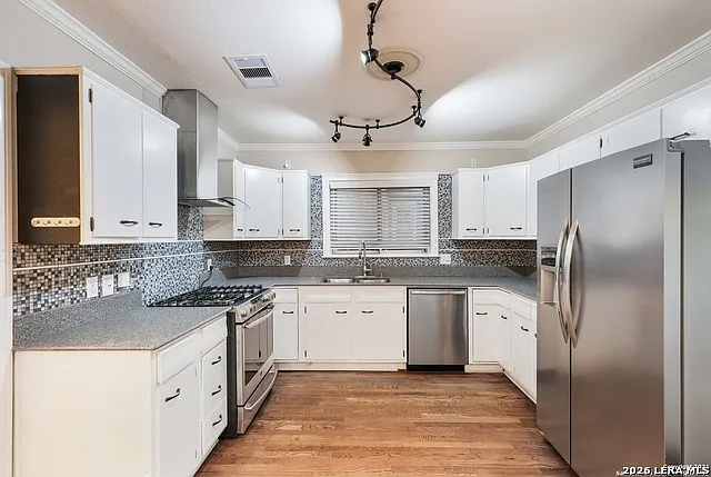167 E Edgewood Pl — Photo 5