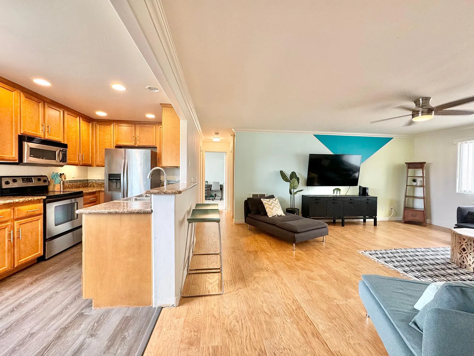 2 bed, 1500 sqft, $4,500 — Photo 2