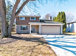 5887 Montebello Ave, Haslett, MI 48840