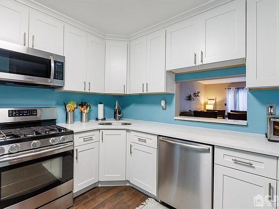 3rd image of 133 Pear Tree Ln