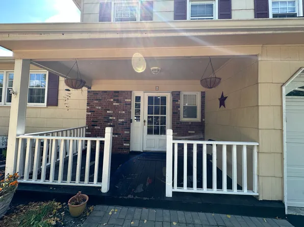 14 Peter Ave, Kendall Park, NJ 08824
