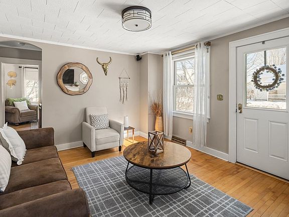 3rd image of 1016 Main Street