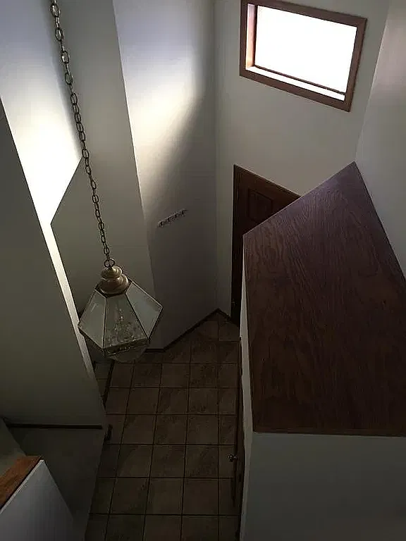 3 bed, 2.5 bath, 1800 sqft, $3,300 — Photo 4