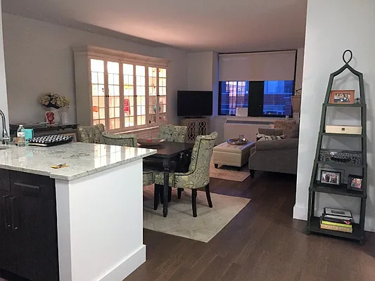 Rented by LL Real Estate Services | media 8