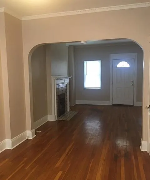2458 N High St #8 — Photo 7