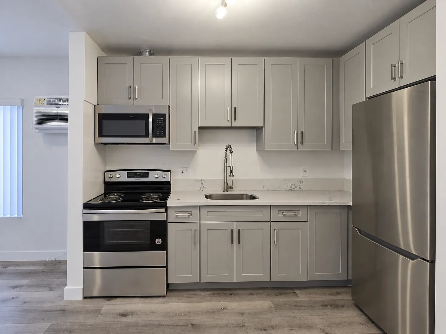 Studio, 650 sqft, $1,795 — Photo 2
